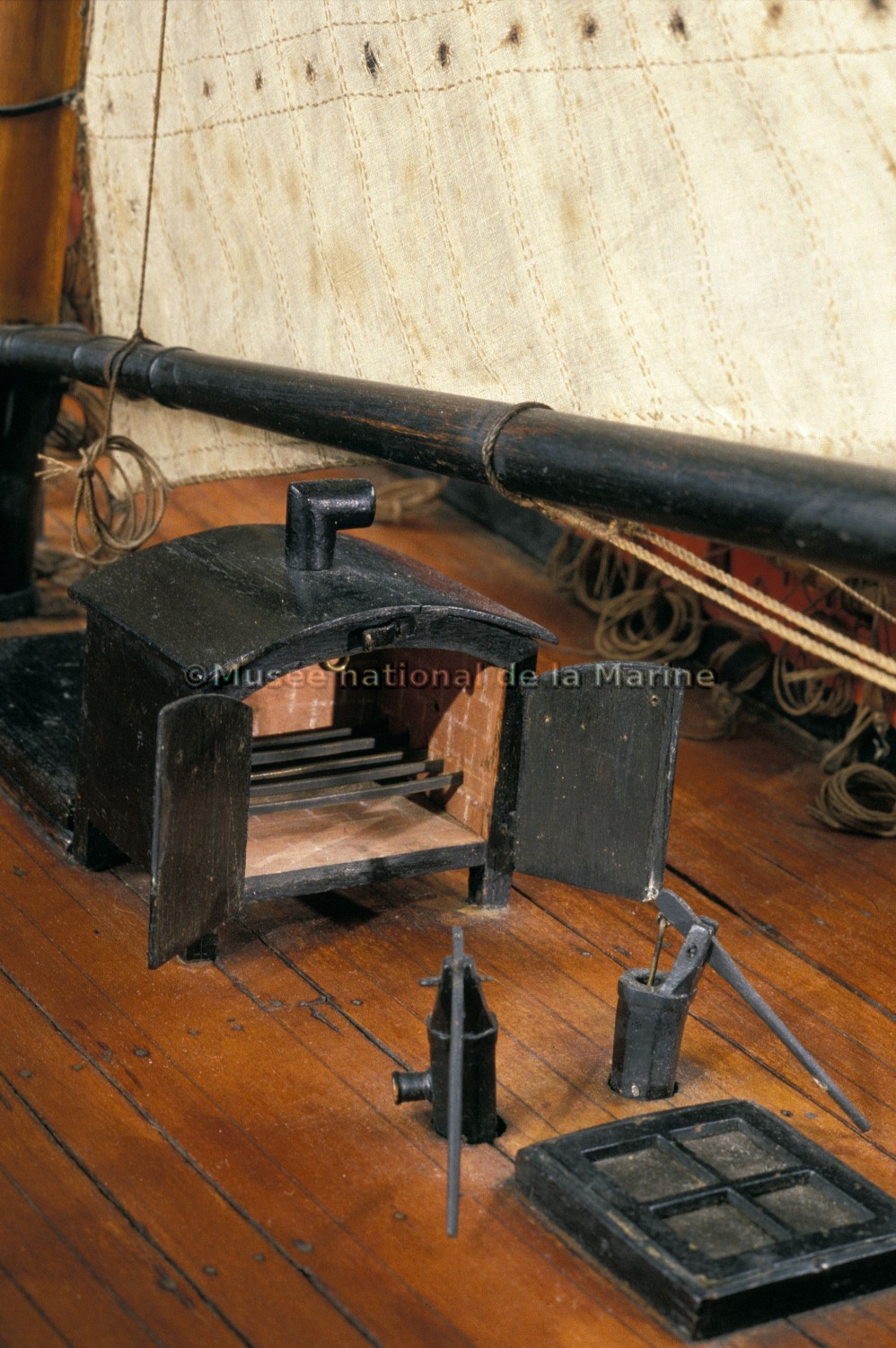 Cotre de 16 canons, fin XVIIIe-début XIXe siècle, détail pont de bateau