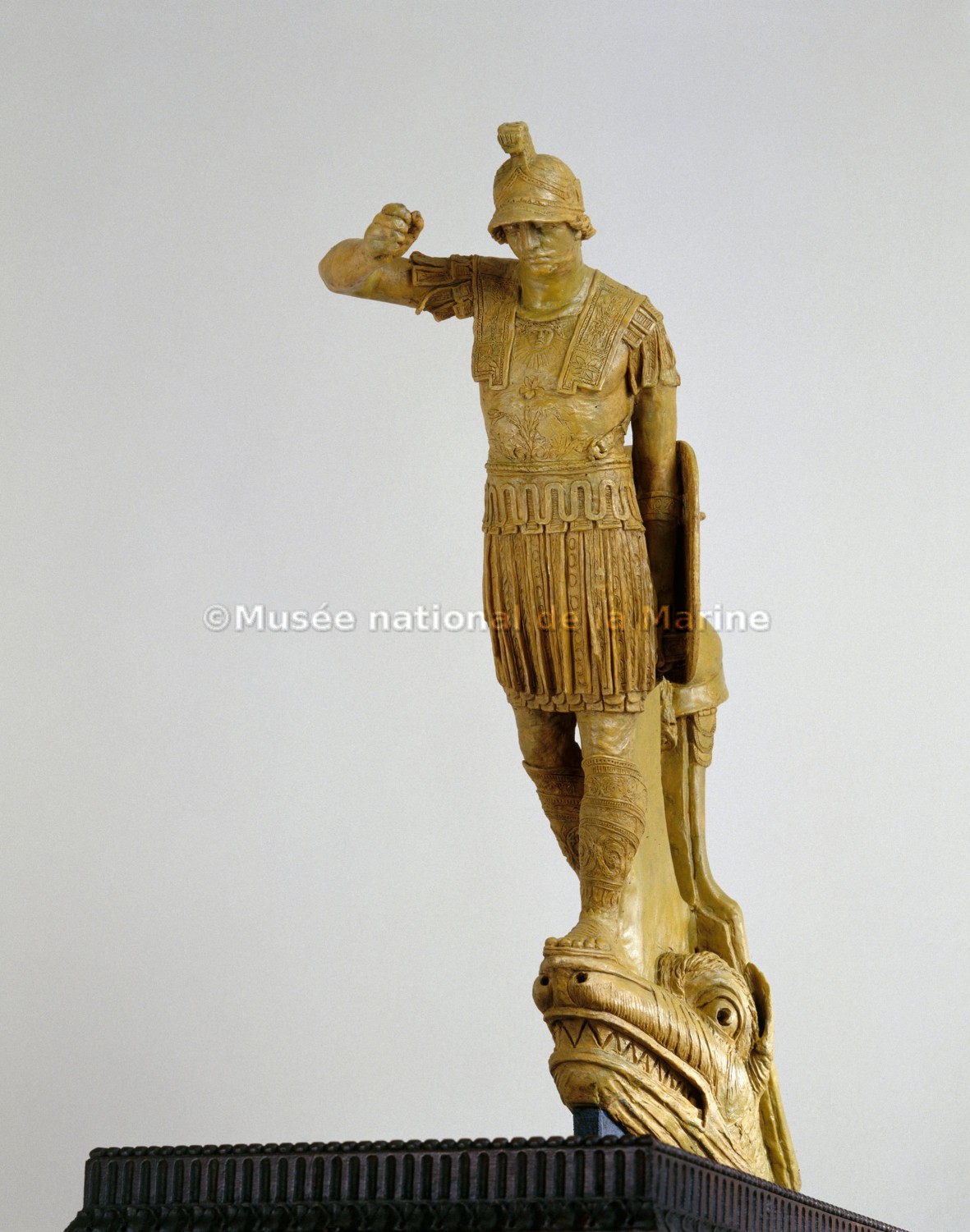 Soldat romain en armure (vue rapprochée)