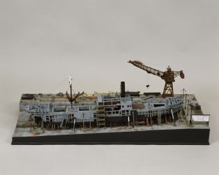 Cargo charbonnier, type Marie-Louise en construction, 1920, diorama, vue de travers tribord ; © Patrick Dantec