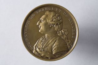 Médaille (avers) ; © Musée national de la Marine ; © Patrick Dantec