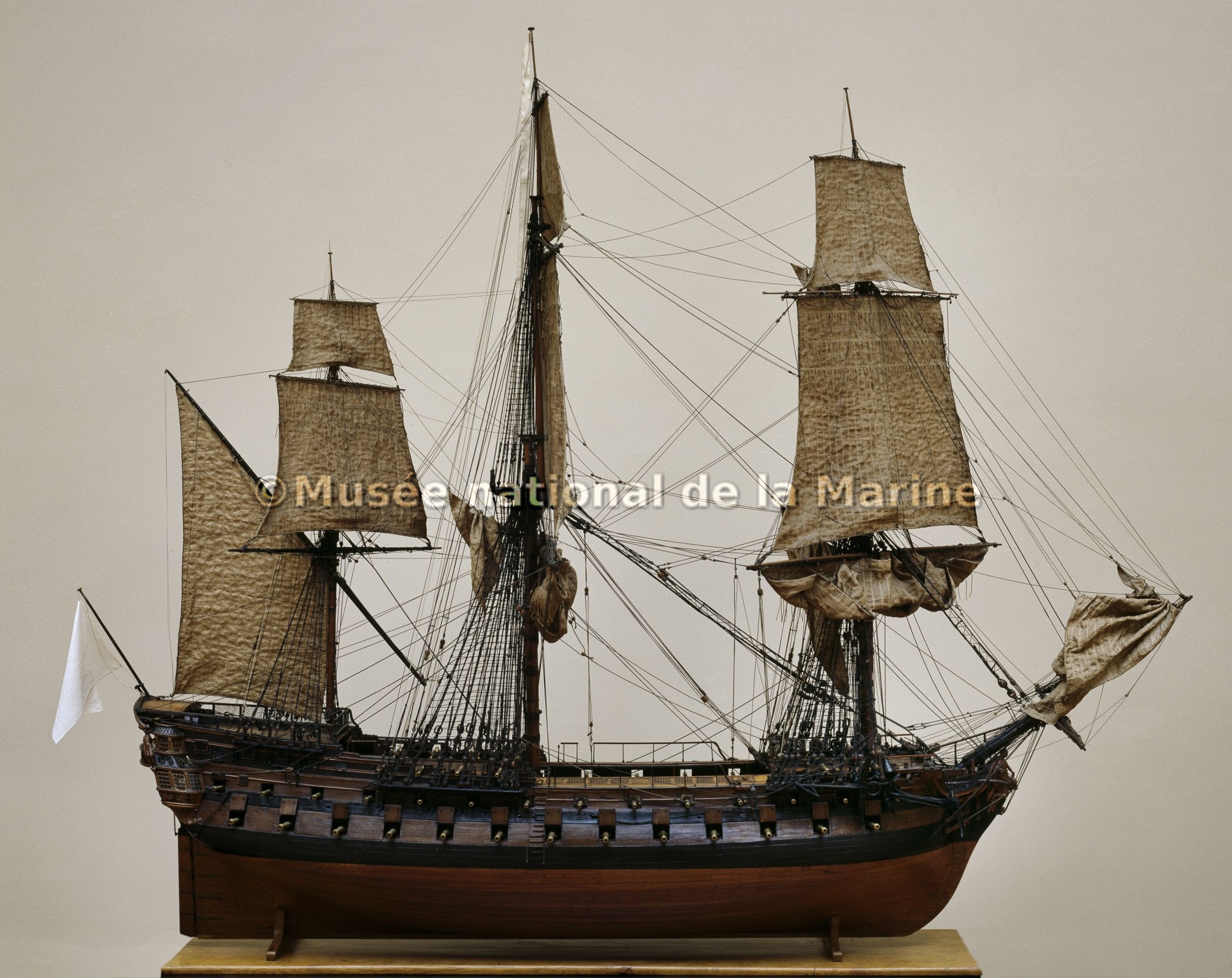 Artésien, vaisseau de 64 canons, 1765, vue de travers tribord