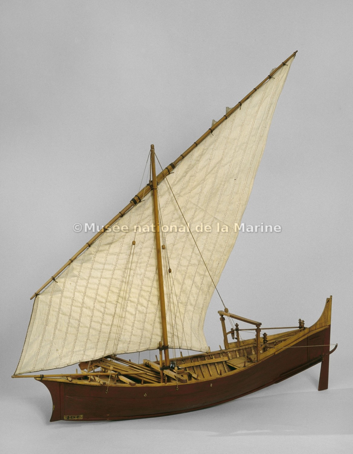 Beden safaï, bateau de pêche de Mascate, vue de 3/4 arrière