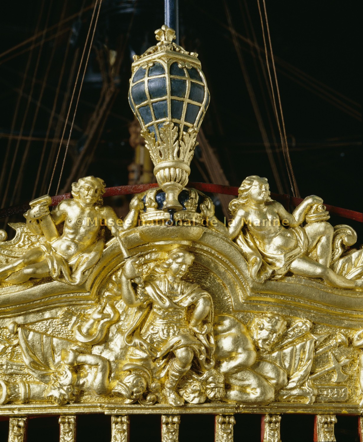 Louis XV, vaisseau de 110 canons, 1720-1725, tympan de la poupe