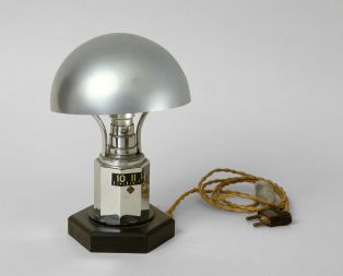 Lampe-pendule du contre-torpilleur Volta ; © Patrick Dantec