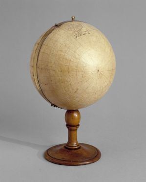 Globe terrestre (fermé) vue générale ; © Arnaud Fux