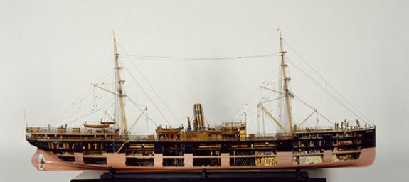 Paraguay, paquebot, vue travers tribord,© Musee national de la Marine/P.Dantec