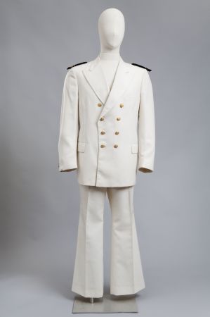 Veste de tenue d'été de commandant de marine marchande, vue de face ; © Sebastien Dondain